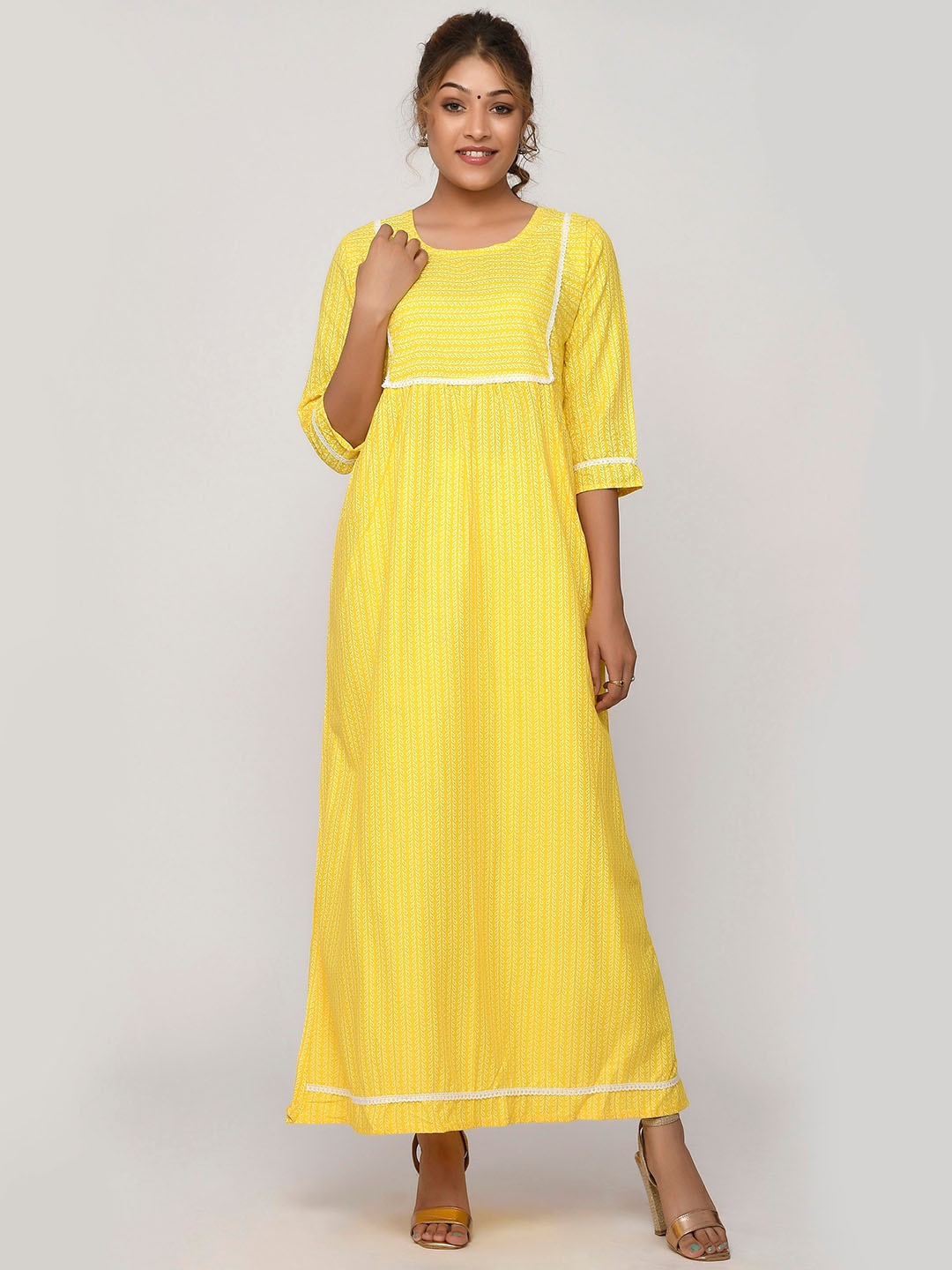 

Kesarya Paisley Printed A-Line Kurta with Trousers, Yellow