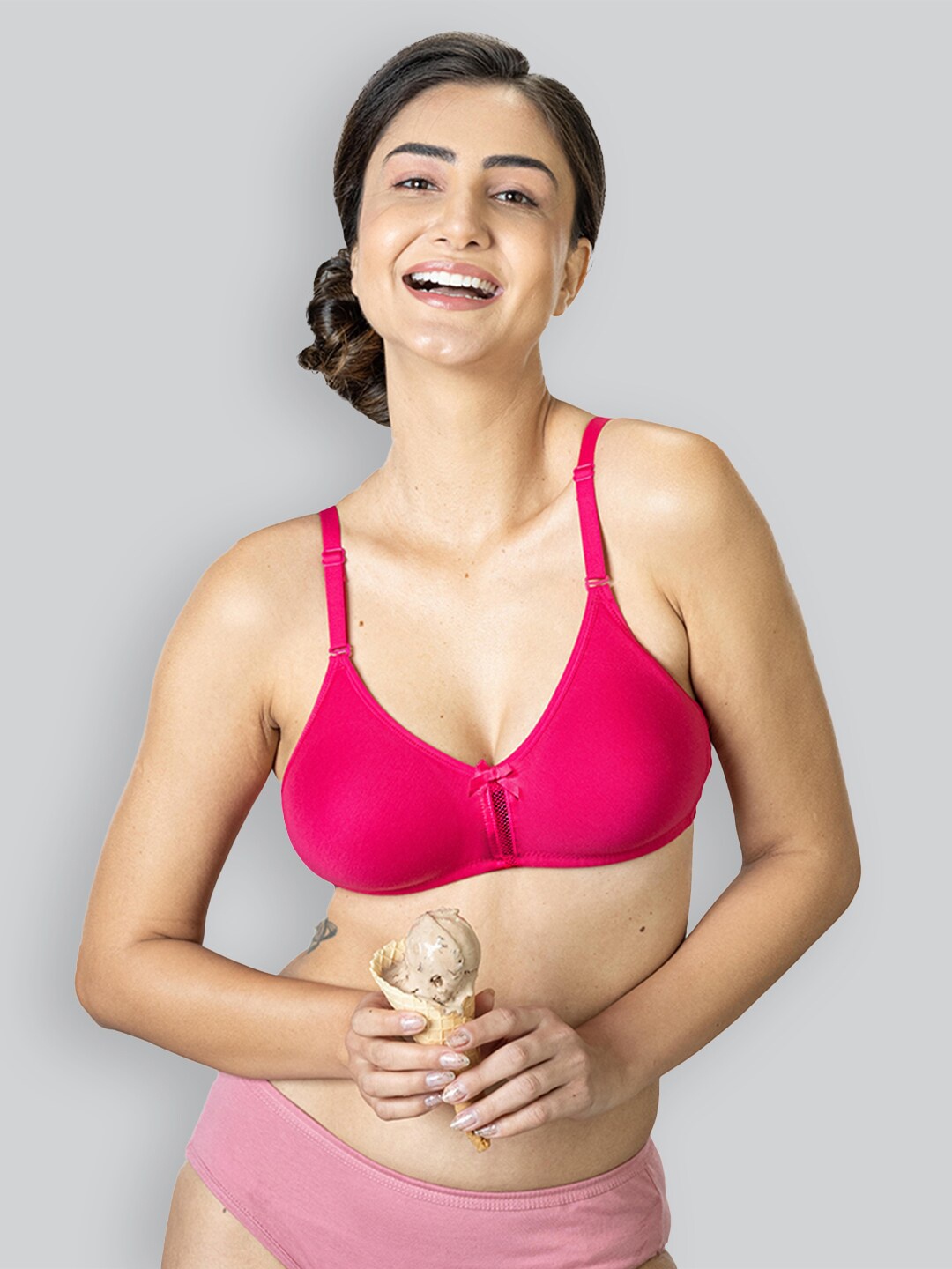 

LYRA Cotton Rich Mesh Ladder Wire Free Moulded and Seamless Bra, Fuchsia
