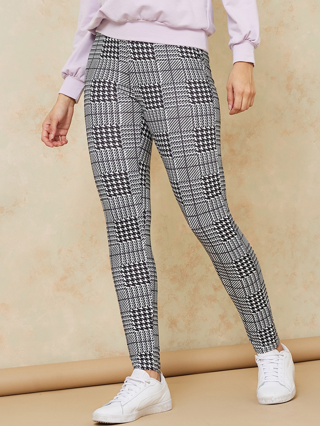 

Styli Women 4 Way Stretch Houndstooth Print Elastic Waistband Leggings, Black