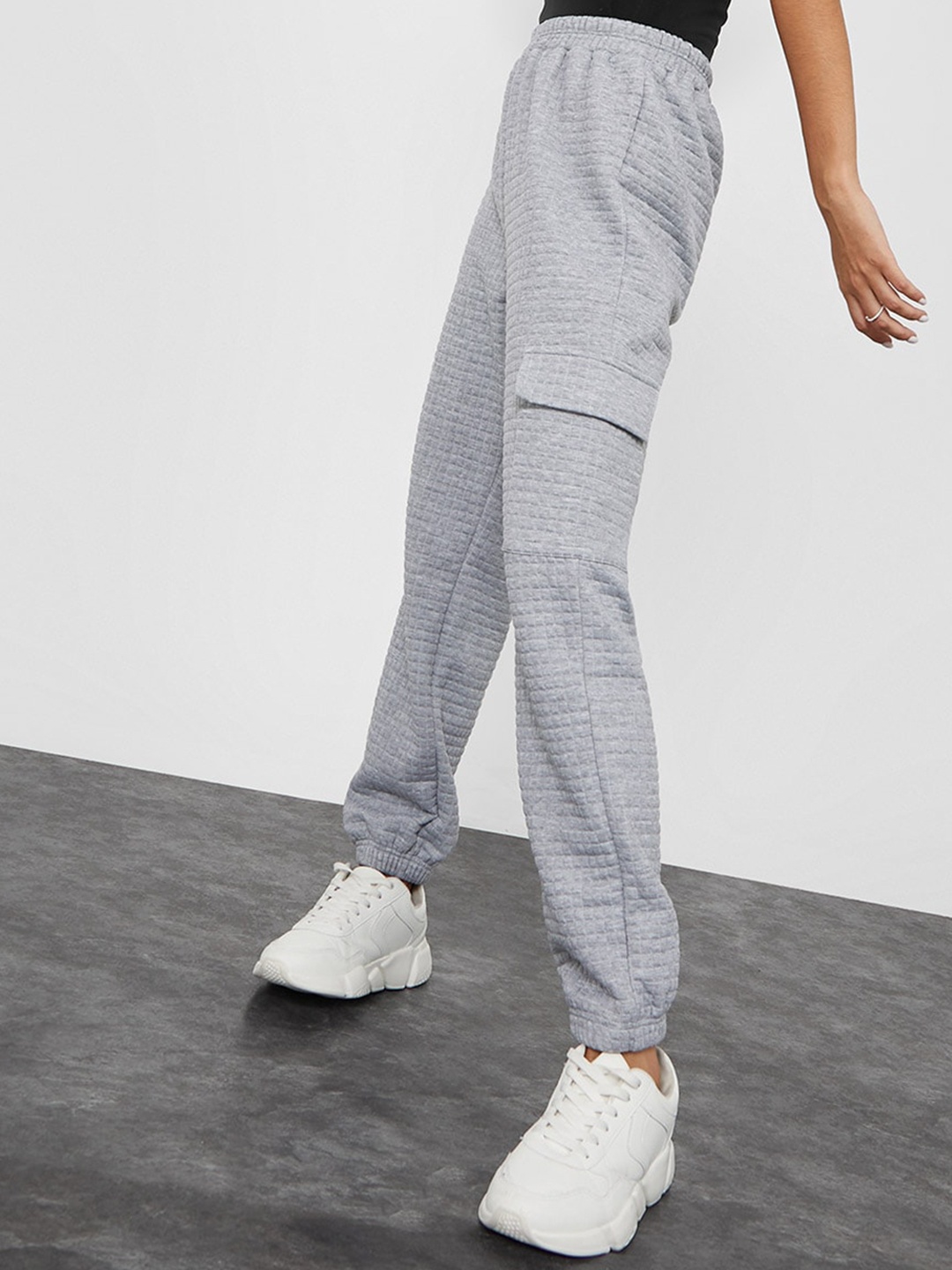 

Styli Women Waffle Knit Cargo Pocket Relaxed Fit Jogger, Grey