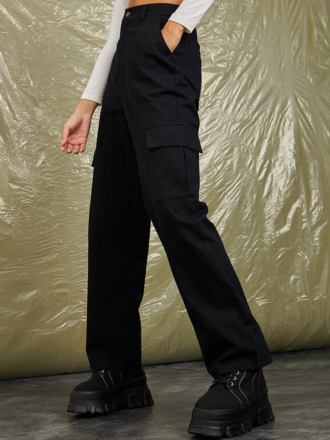 

Styli Women High Waist Straight Leg Cargo Pants, Black
