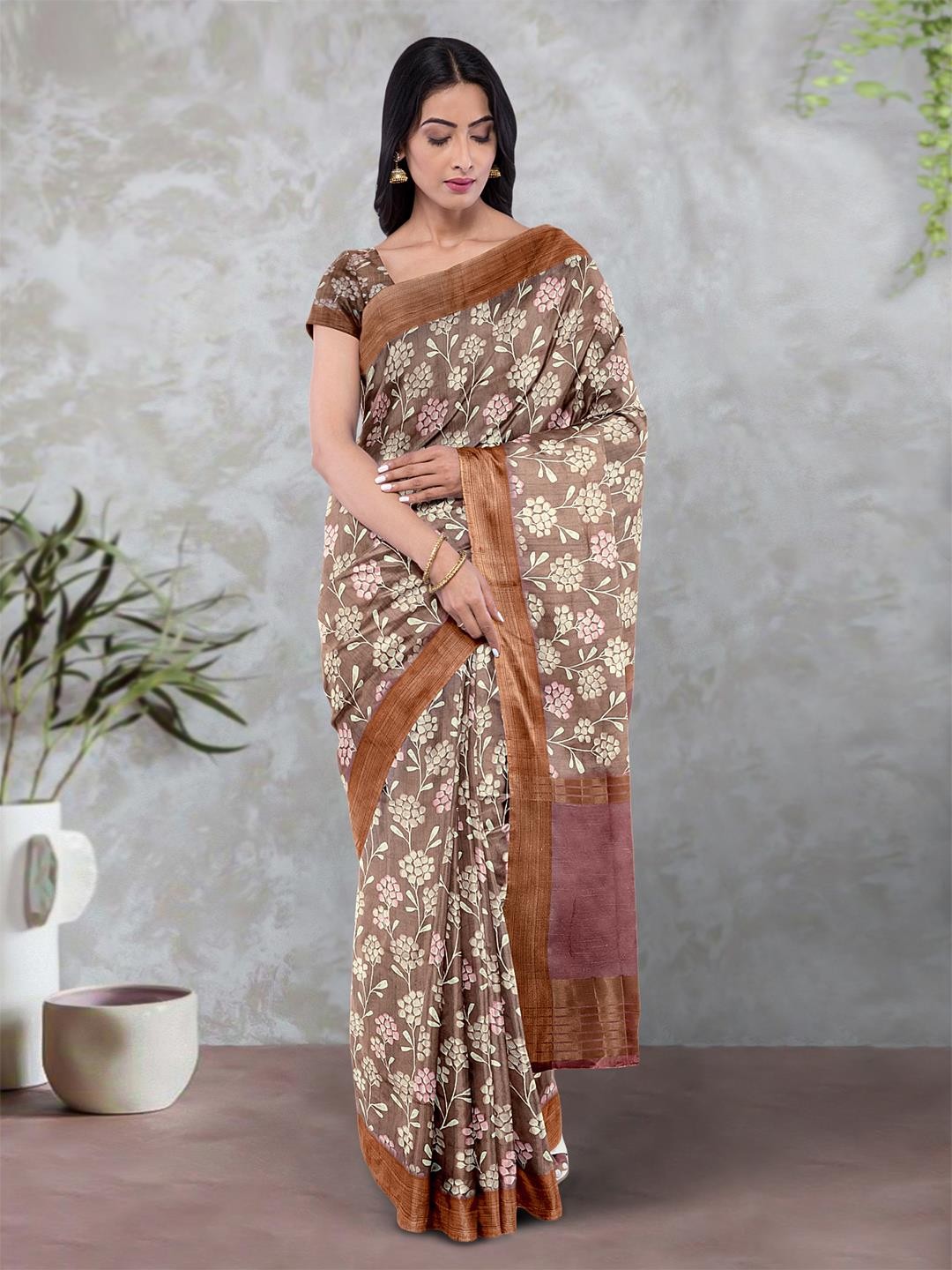 

Kalamandir Floral Printed Saree, Brown