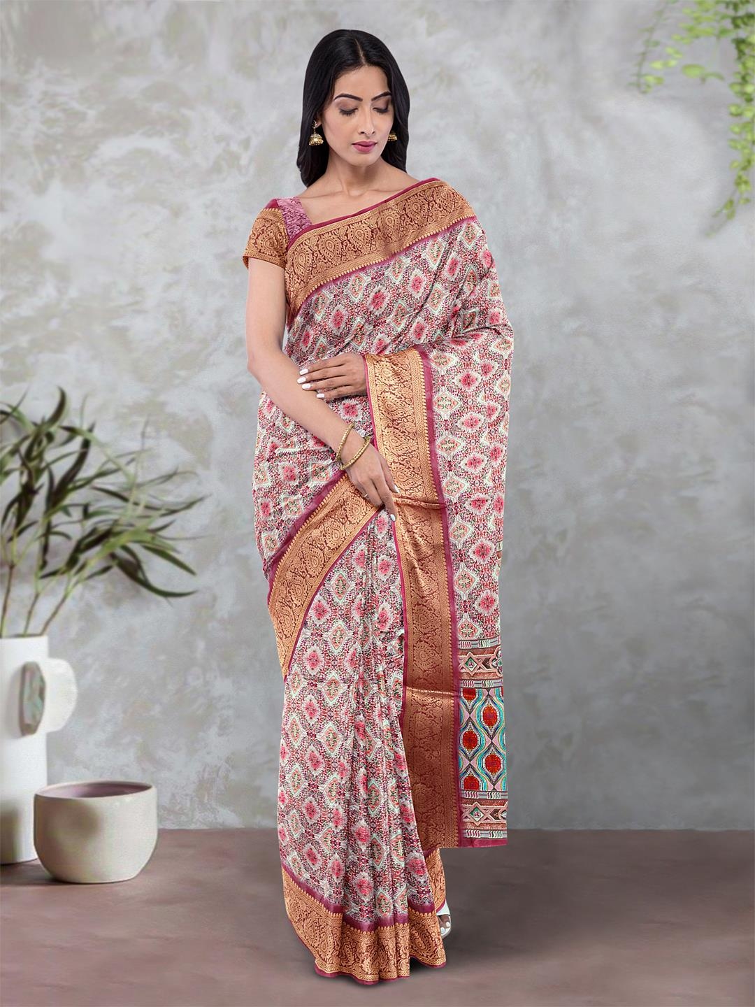 

Kalamandir Floral Printed Zari Saree, Pink