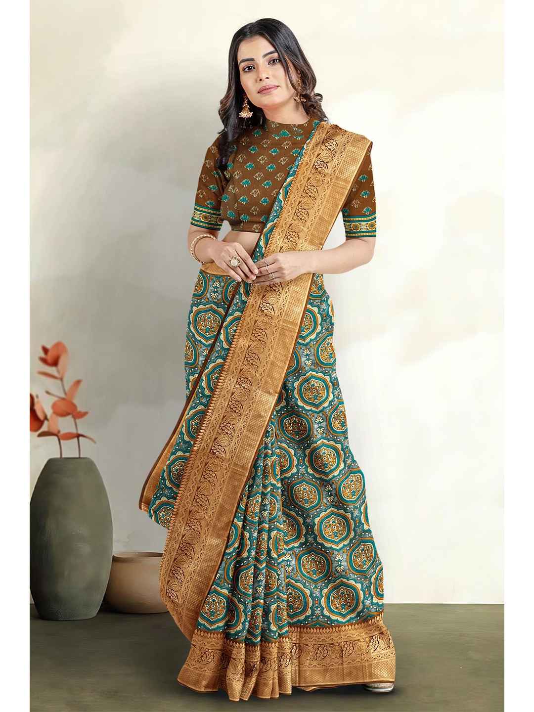 

Kalamandir Ethnic motifs Zari Silk Blend Saree, Grey