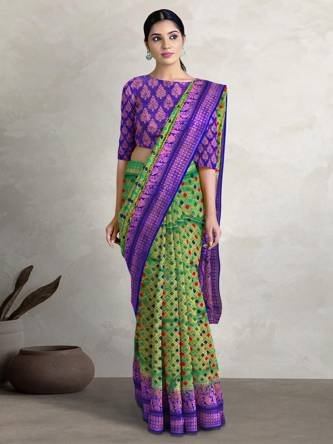 

Kalamandir Geometric Printed Banarasi Saree, Green