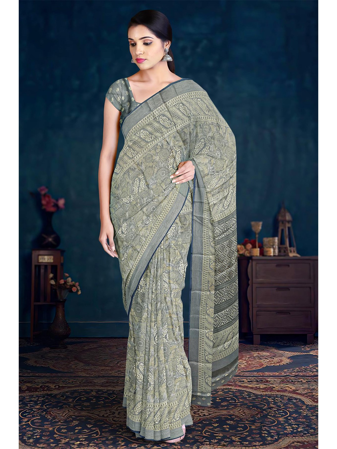 

Kalamandir Grey & Gold-Toned Ethnic Motifs Silk Blend Saree