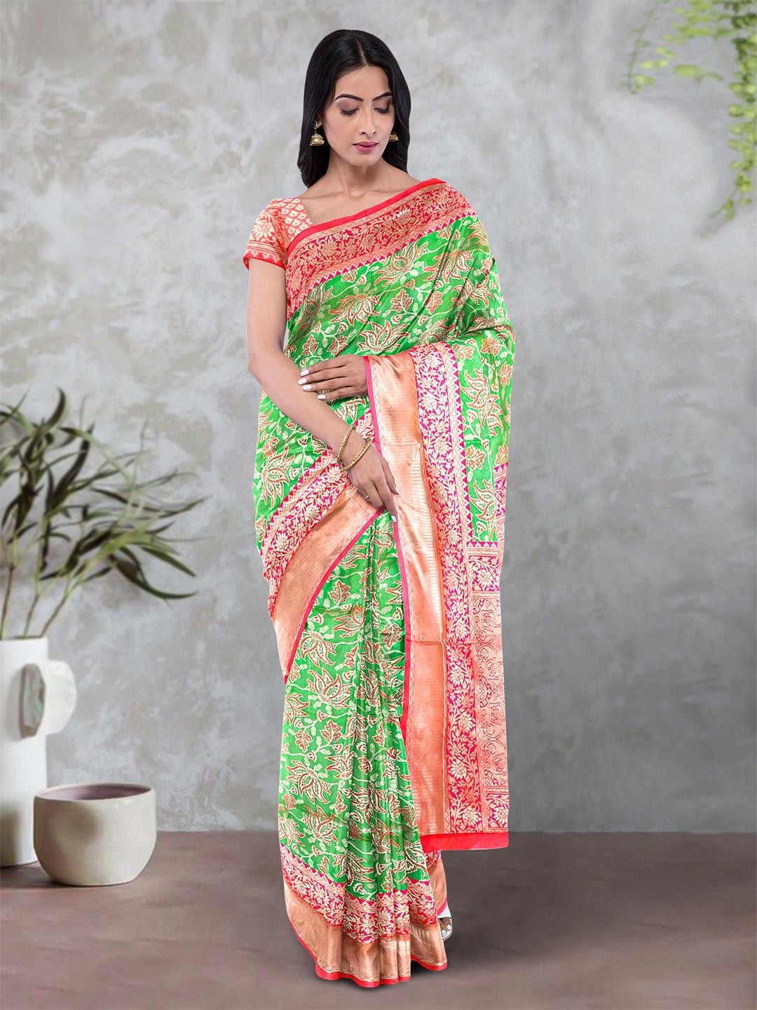 

Kalamandir Floral Woven Design Zari Banarasi Saree, Green