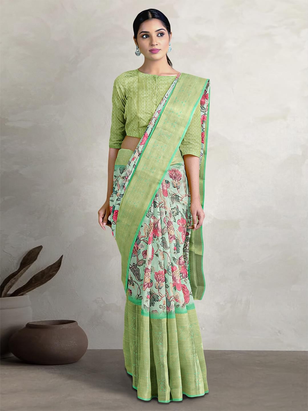 

Kalamandir Floral Printed Saree, Grey