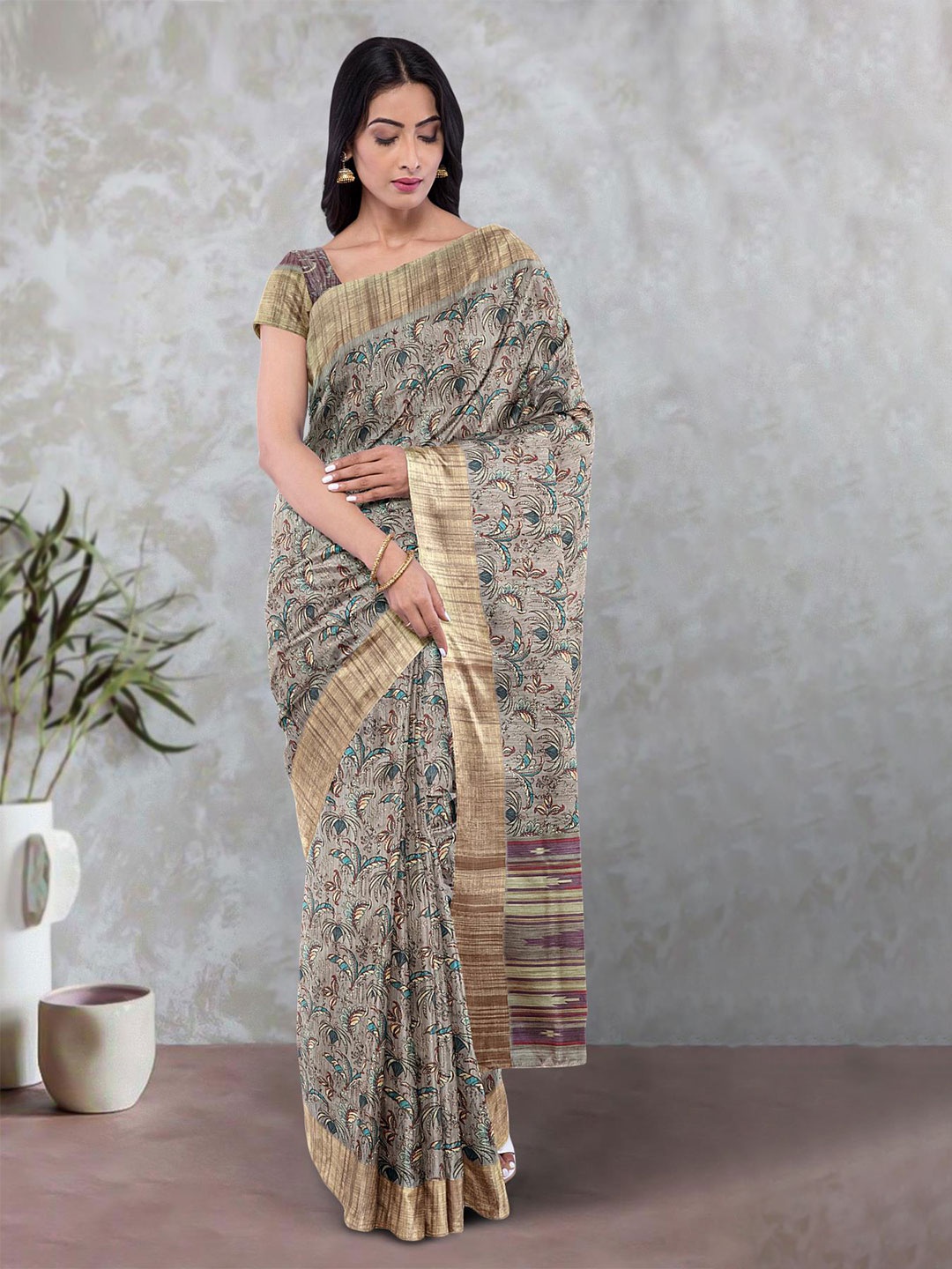 

Kalamandir Ethnic Motifs Printed Saree, Grey