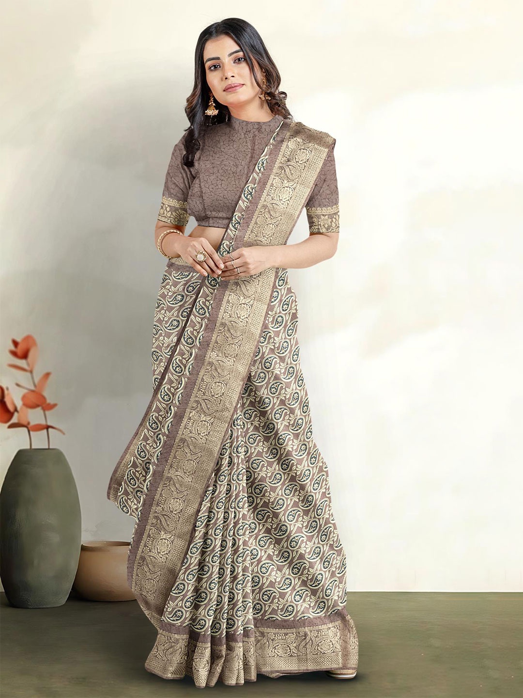 

Kalamandir Paisley Printed Zari Saree, Cream