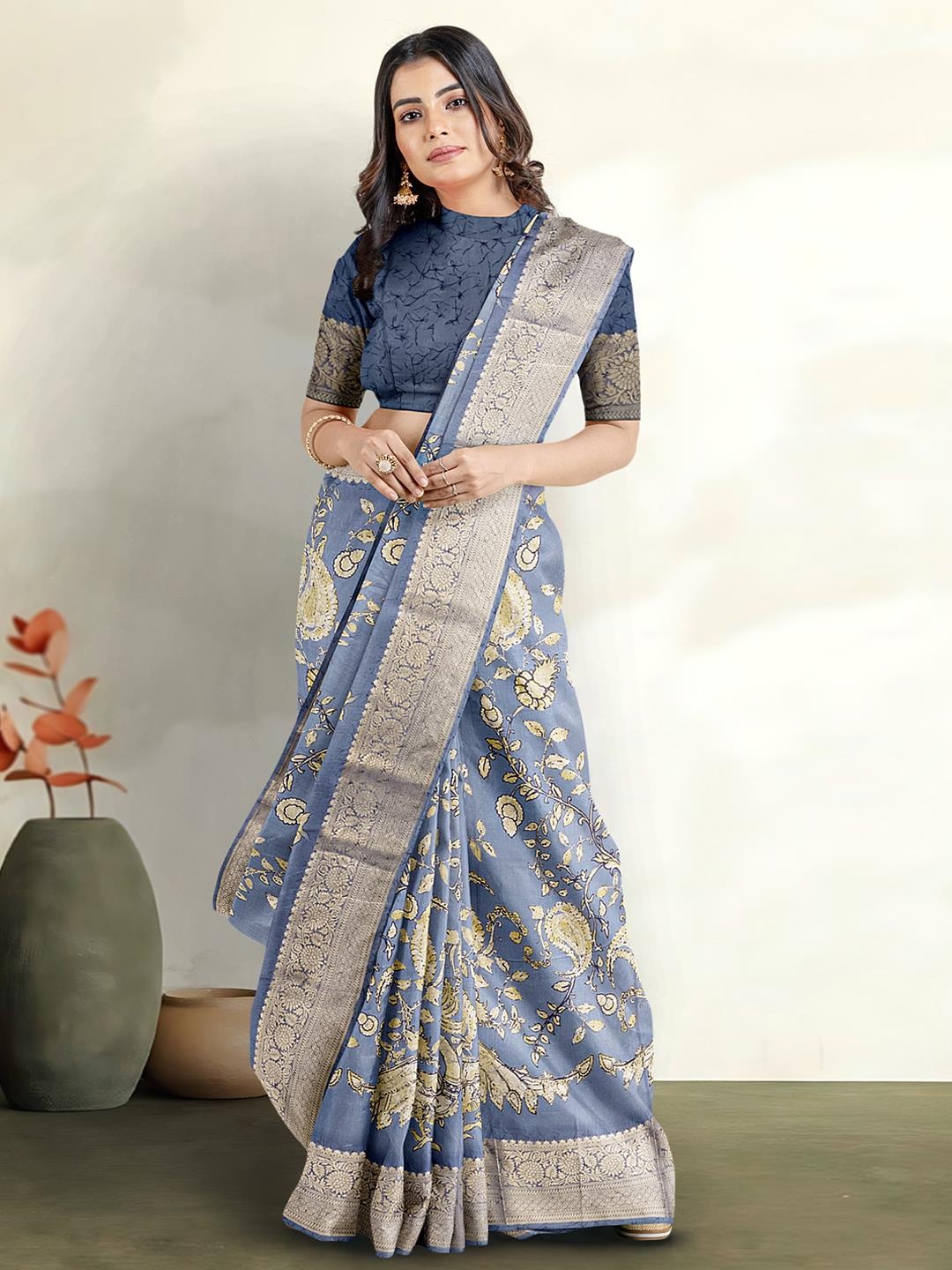 

Kalamandir Paisley Printed Zari Saree, Violet