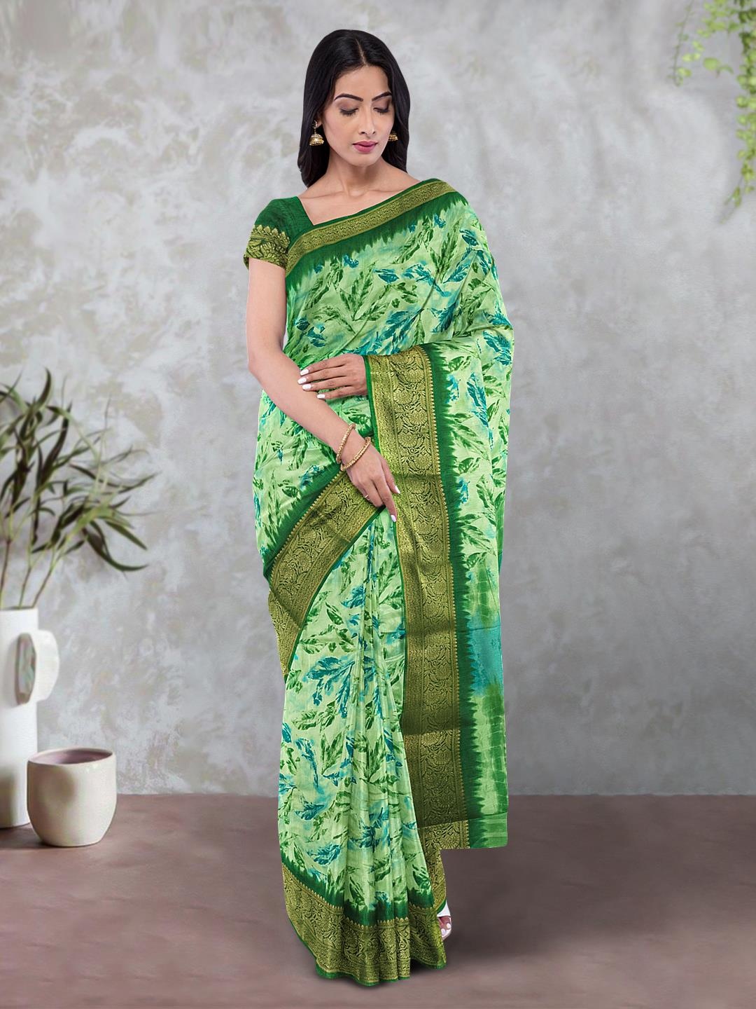 

Kalamandir Leaf Printed Pure Cotton Saree, Green