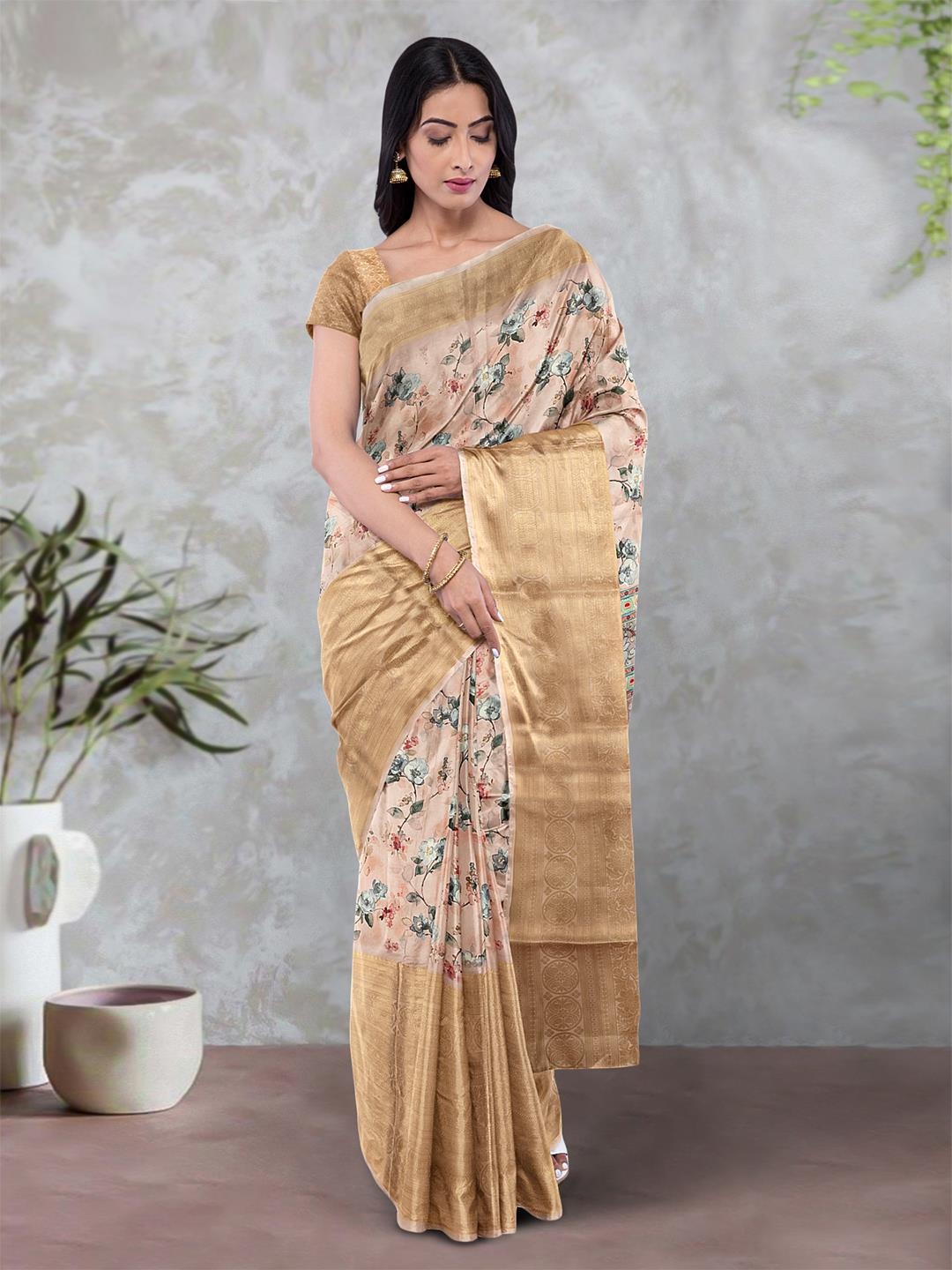 

Kalamandir Floral Printed Saree, Pink