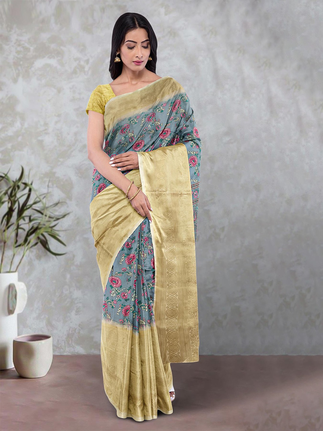 

Kalamandir Floral Printed Zari Saree, Grey