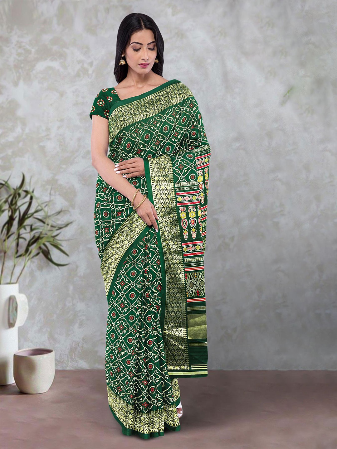 

Kalamandir Printed Bandhani Zari Saree, Green