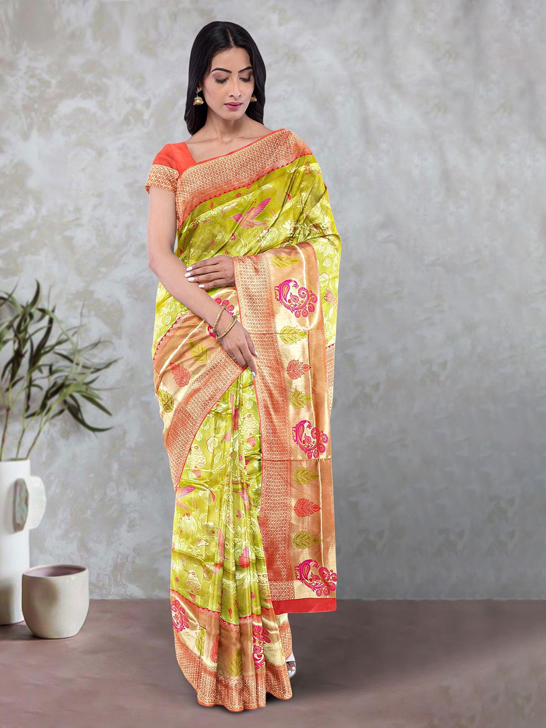 

Kalamandir Floral Printed Banarasi Saree, Green