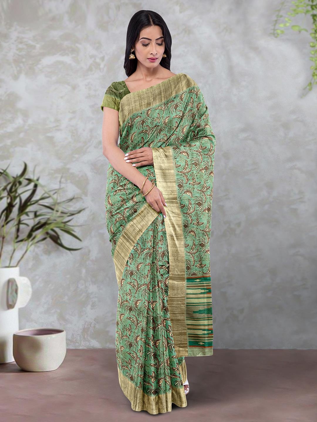 

Kalamandir Floral Printed Zari Saree, Sea green
