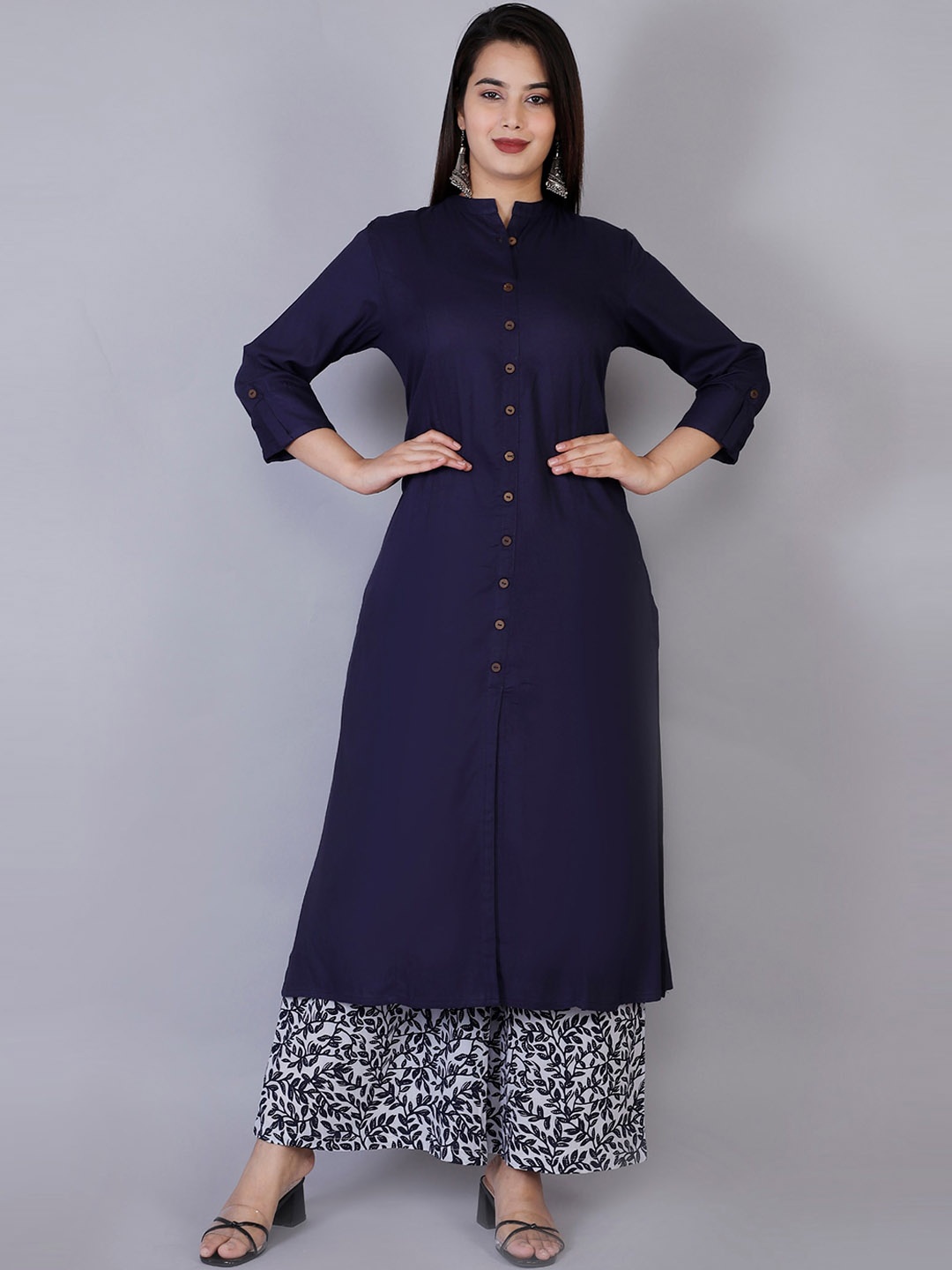 

DORIYA Band Collar Panelled A-Line Kurta with Palazzos, Navy blue