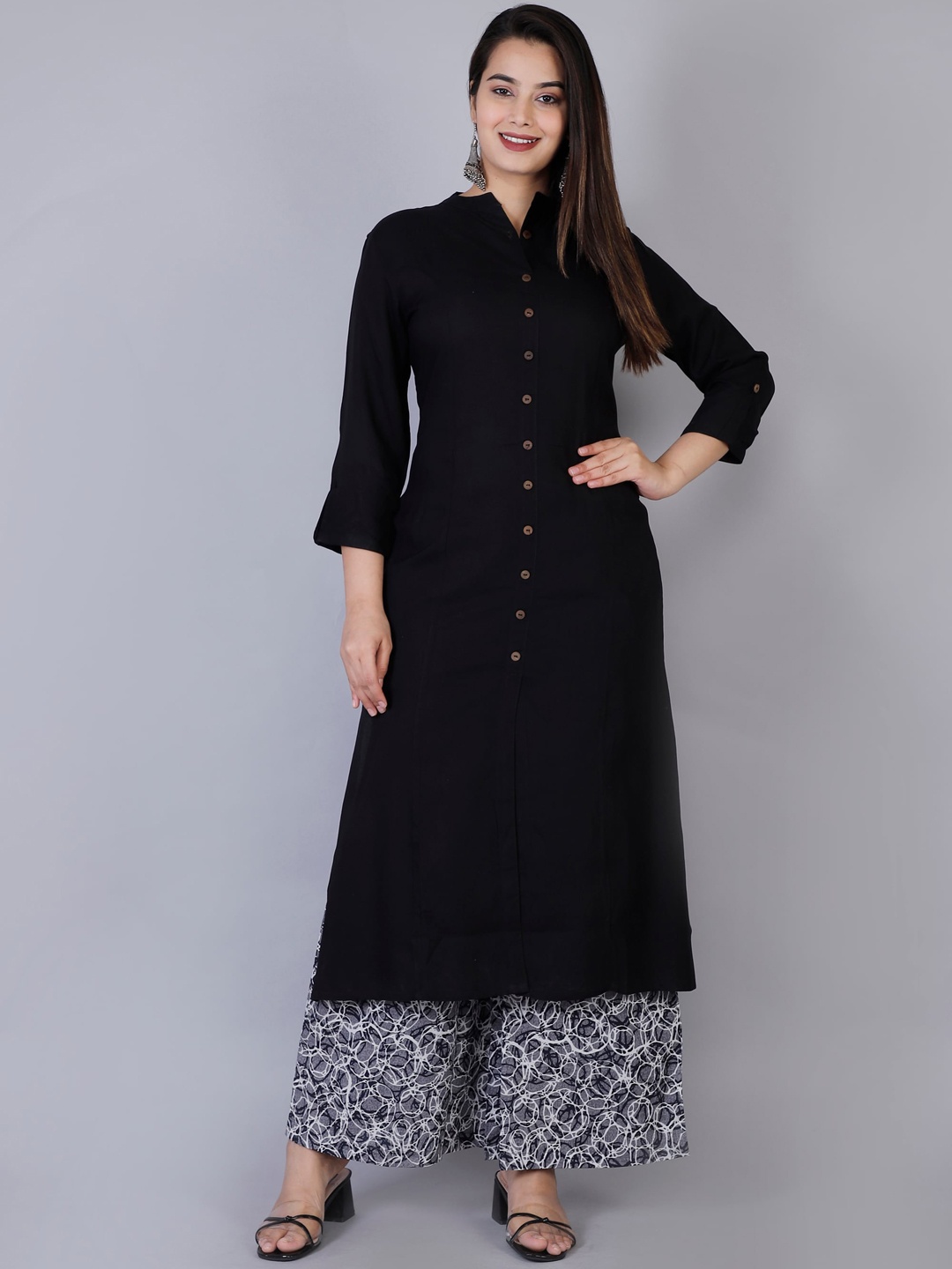 

DORIYA Band Collar Front Slit Straight Kurta with Palazzos, Black