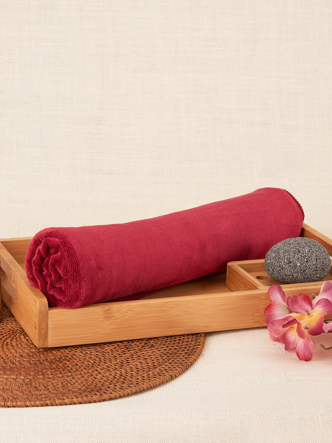 

Black gold Premium Red 3 Pieces 400 GSM Microfiber Quick Dry Bath Towels