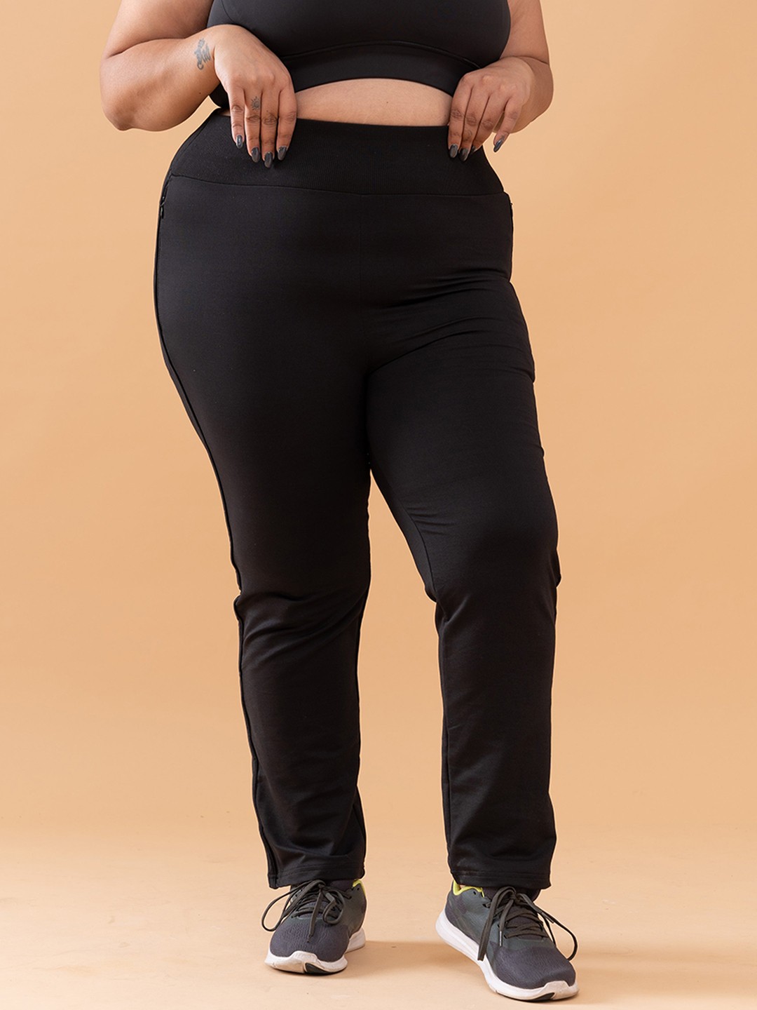 

SPIRIT ANIMAL Women Plus Size Mid-Rise Rapid Dry Technology Trackpants, Black