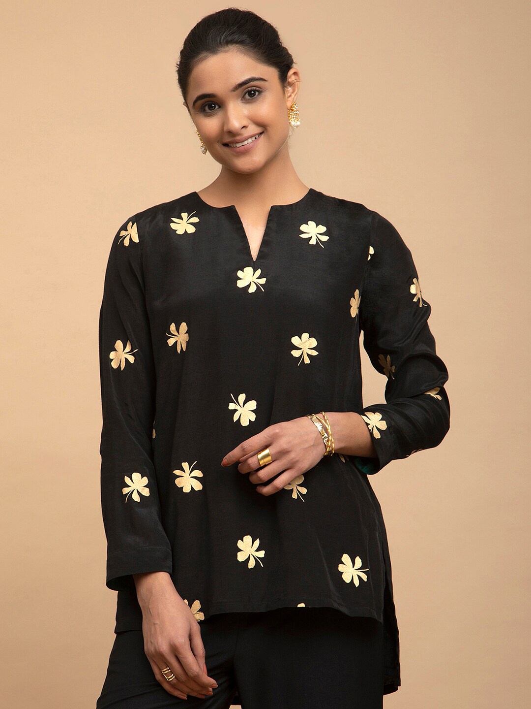 

Pink Fort Floral Printed Notch Neck High-Low Top, Black