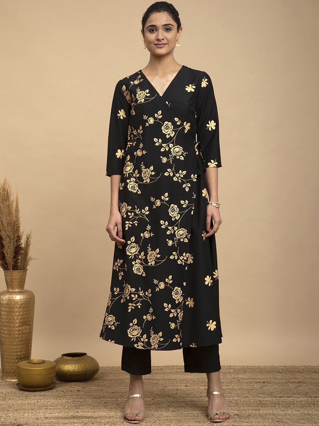 

Pink Fort Floral Printed Straight Silk Kurta, Black
