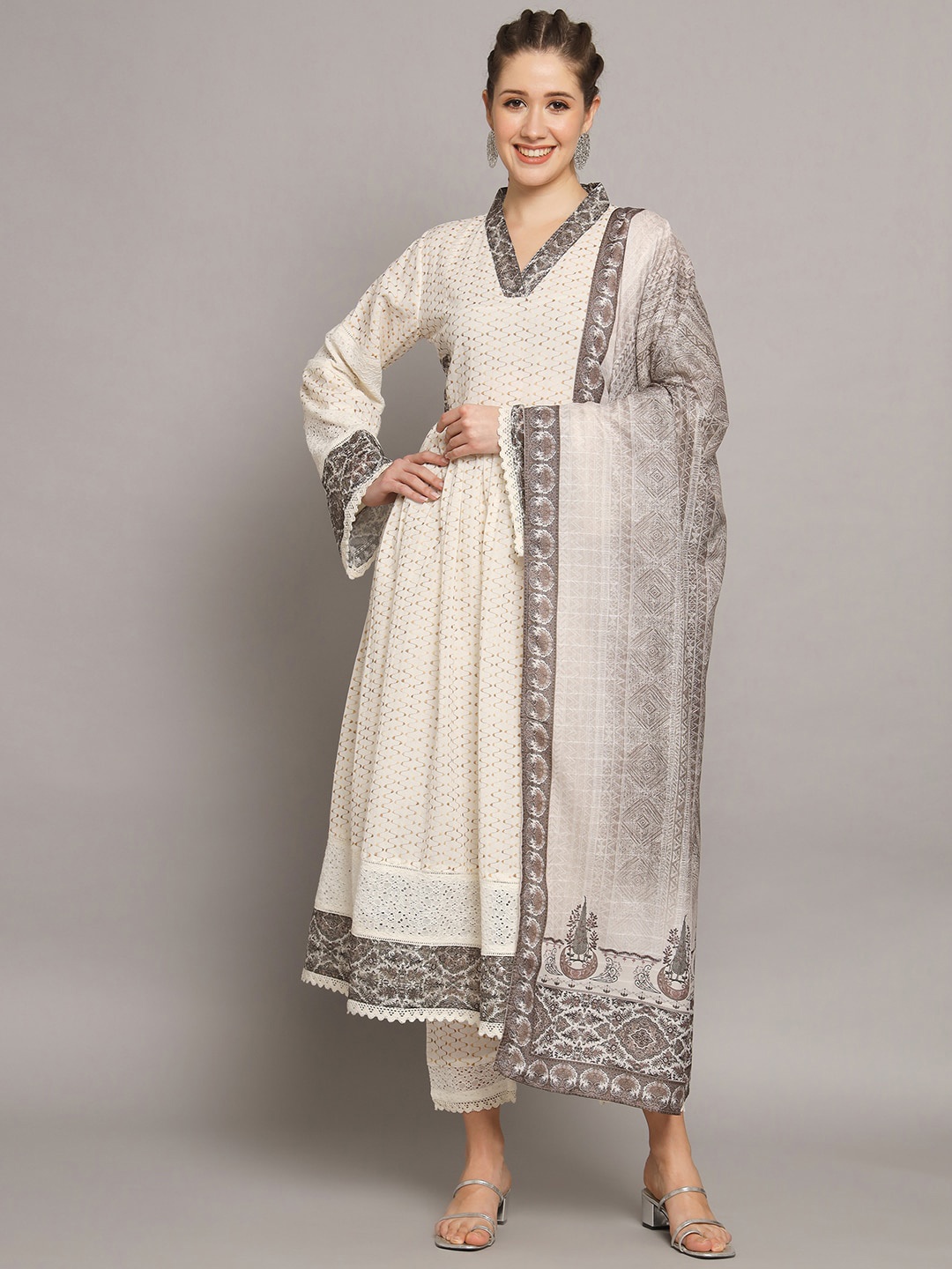 

Silai Bunai Women White Kurta with Palazzos & With Dupatta