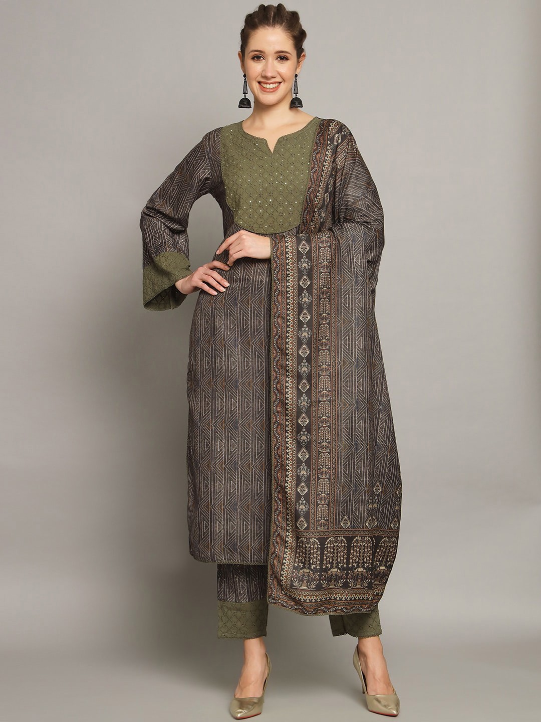 

Silai Bunai Women Black Kurta with Palazzos & With Dupatta