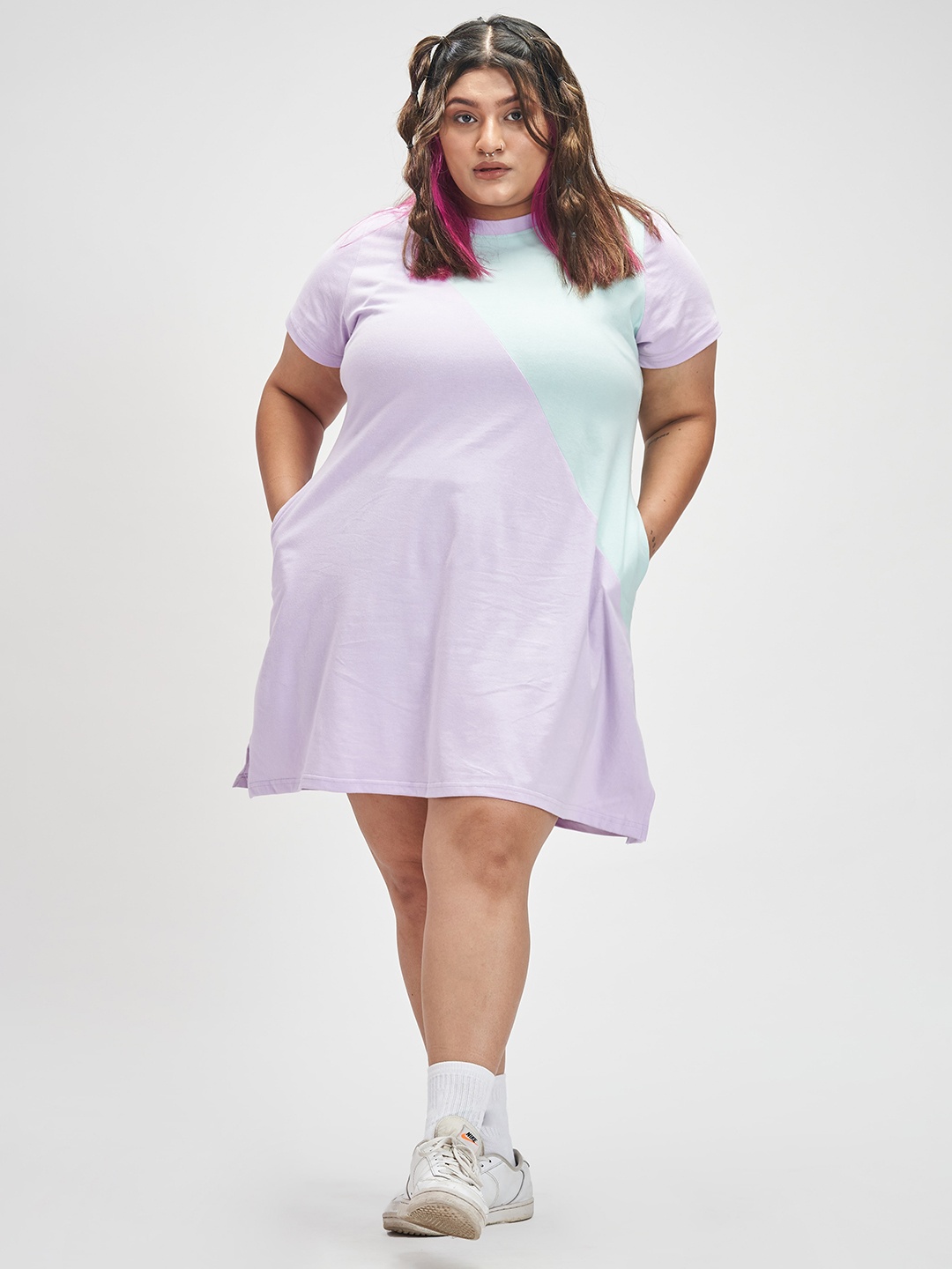 

SPIRIT ANIMAL Plus Size Colourblocked Round Neck Relaxed Fit Mini Dress, Lavender