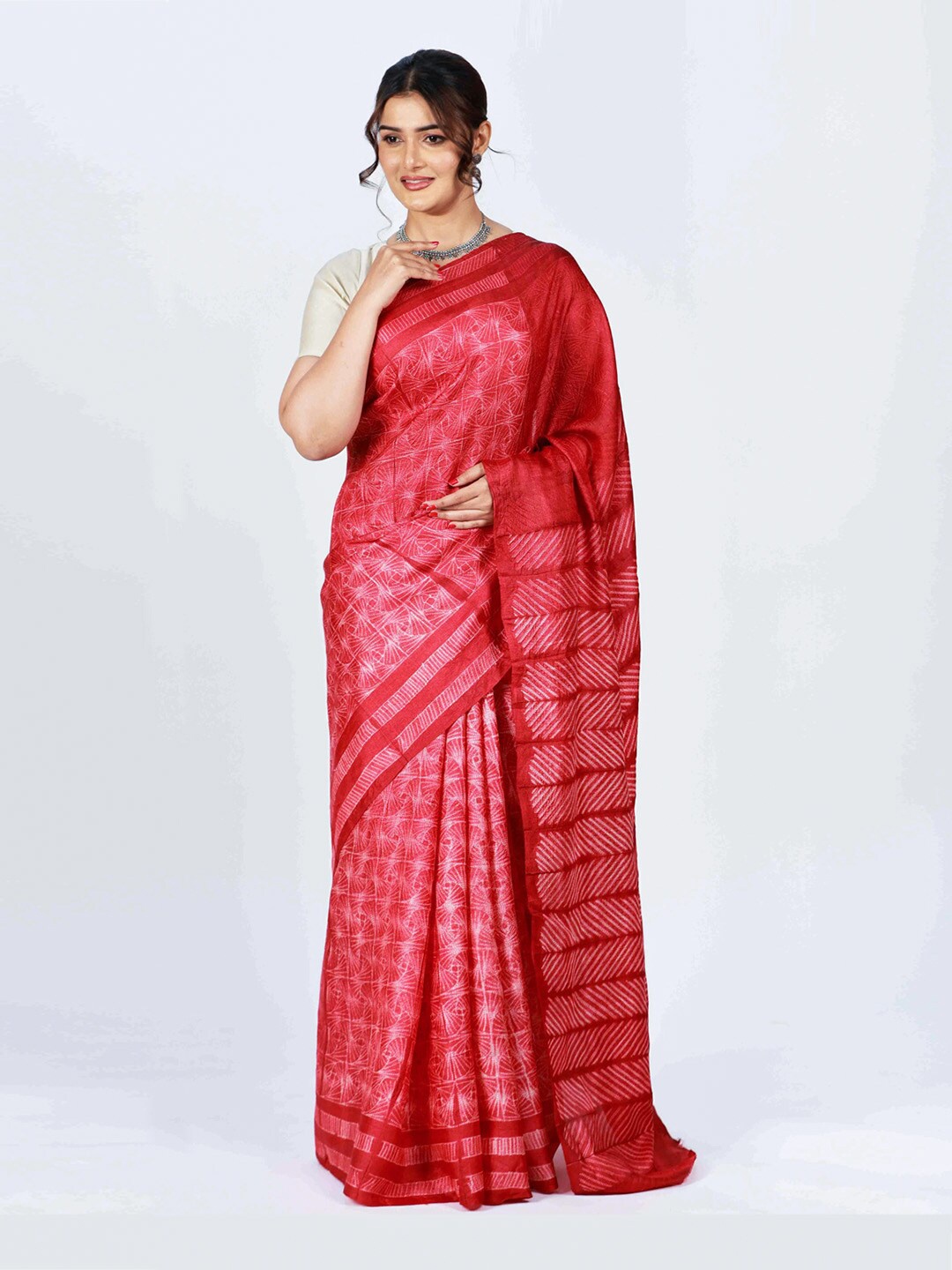 

ReshaWeaves Red & White Tie and Dye Pure Silk Tussar Saree