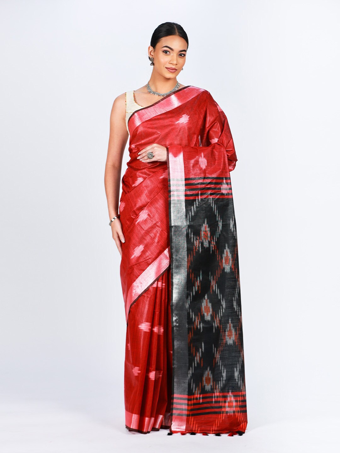 

ReshaWeaves Ethnic Motifs Pure Silk Ikat Saree, Red