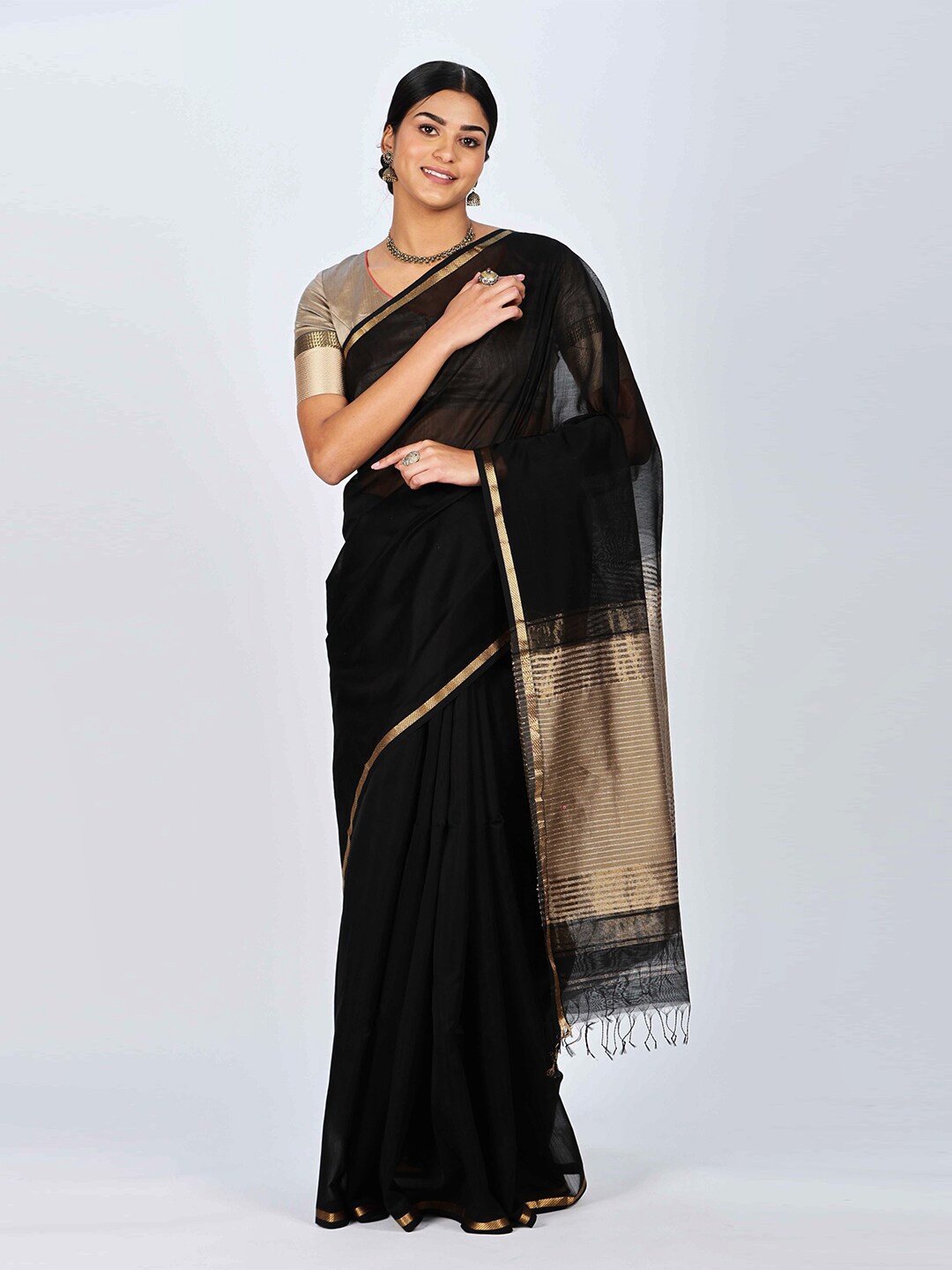 

ReshaWeaves Zari Silk Cotton Maheshwari Saree, Black