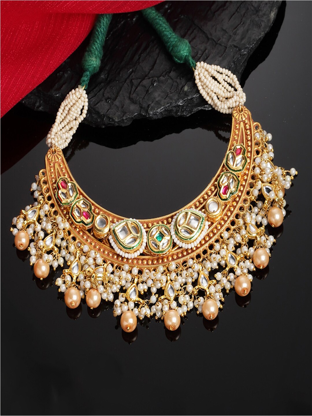 

DUGRISTYLE Gold-Toned & Green Gold-Plated Handcrafted Necklace