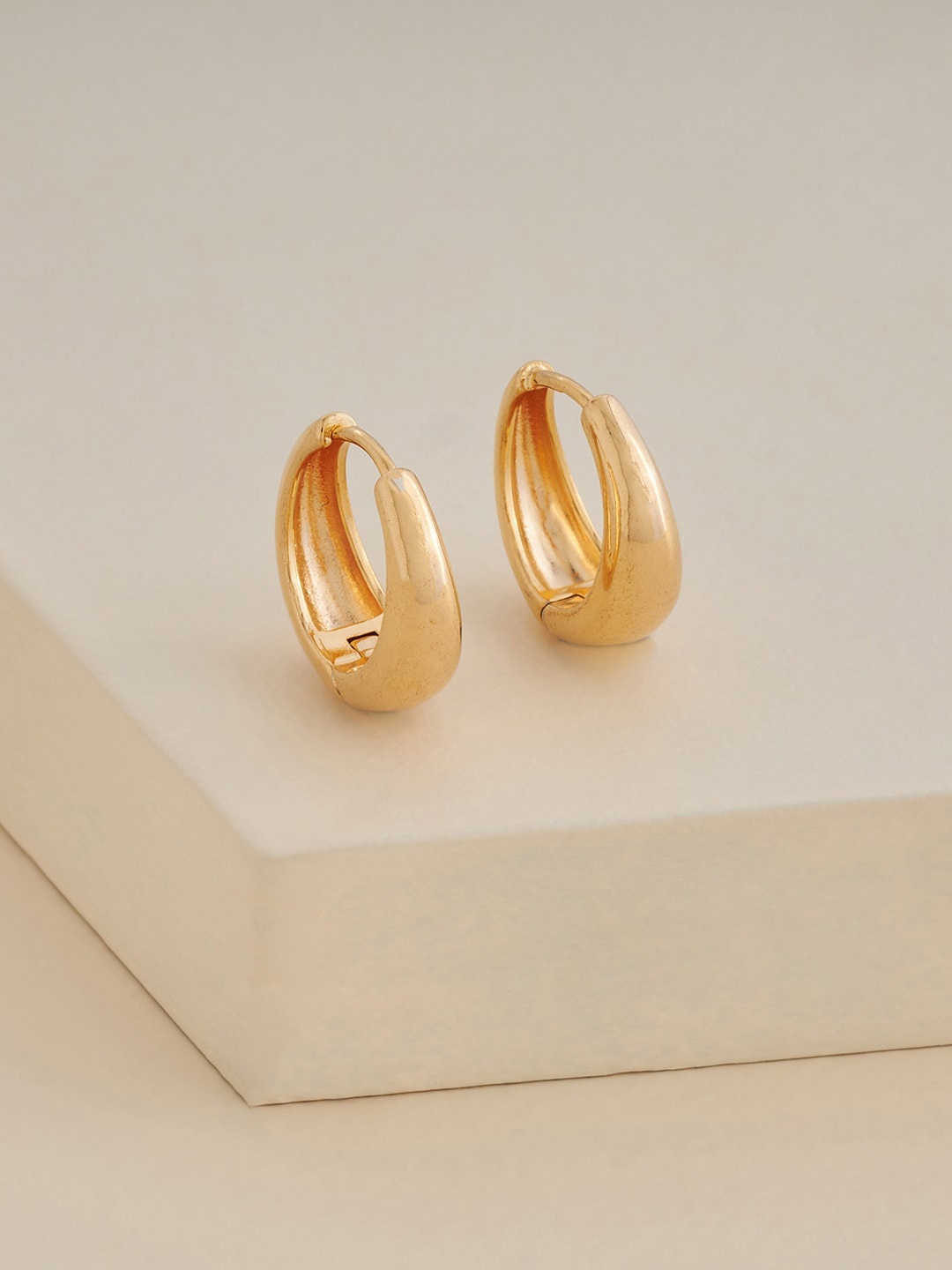 

Kushal's Fashion Jewellery Gold-Plated Circular Hoop Earrings