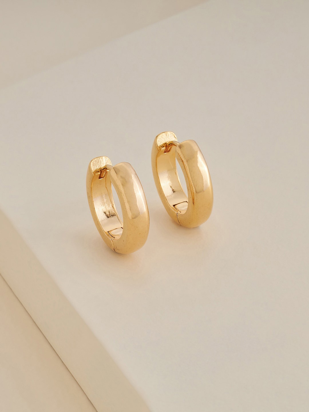 

Kushal's Fashion Jewellery Gold Plated Classic Hoop Earring