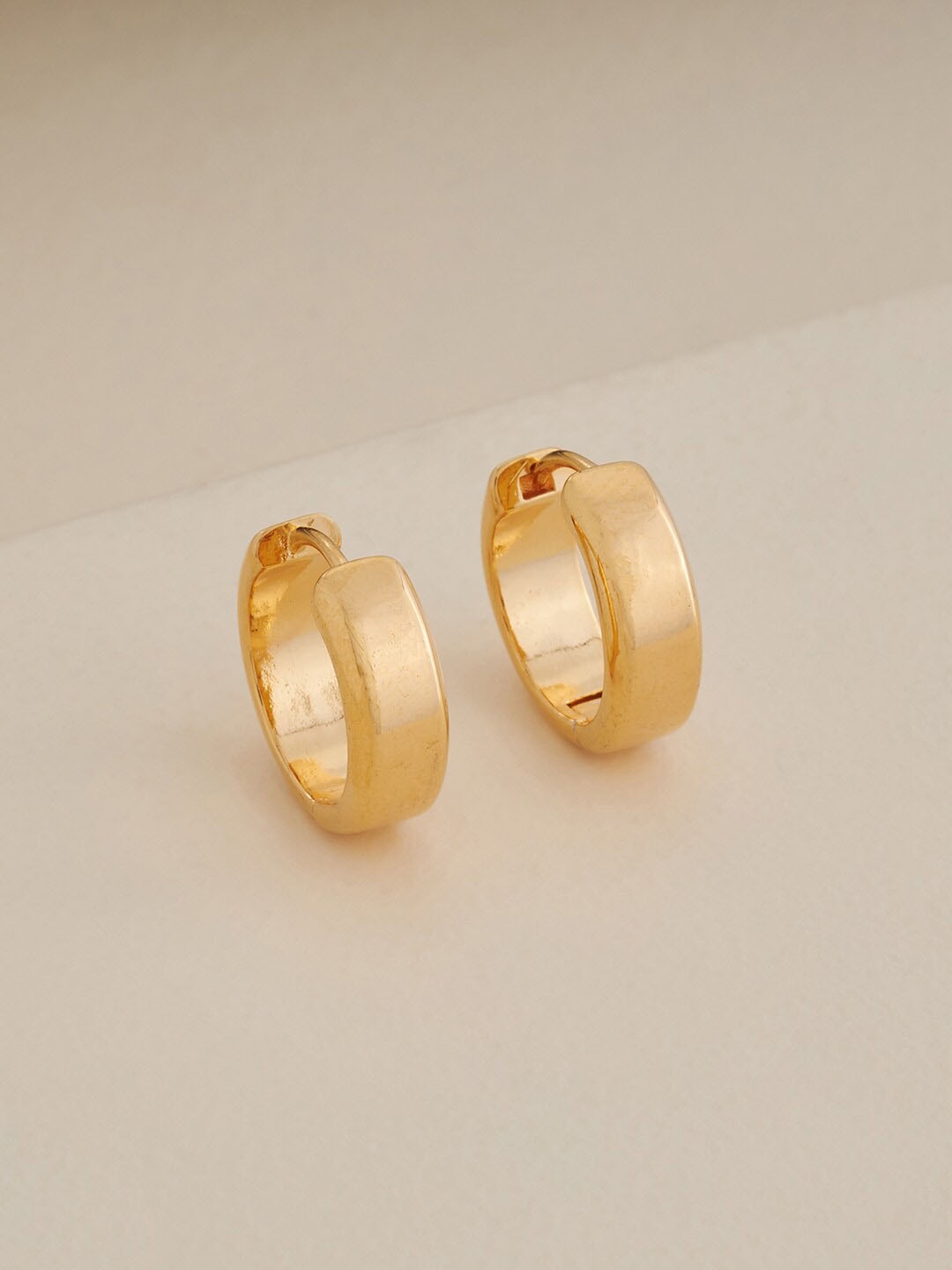 

Kushal's Fashion Jewellery Gold-Plated Contemporary Hoop Earrings
