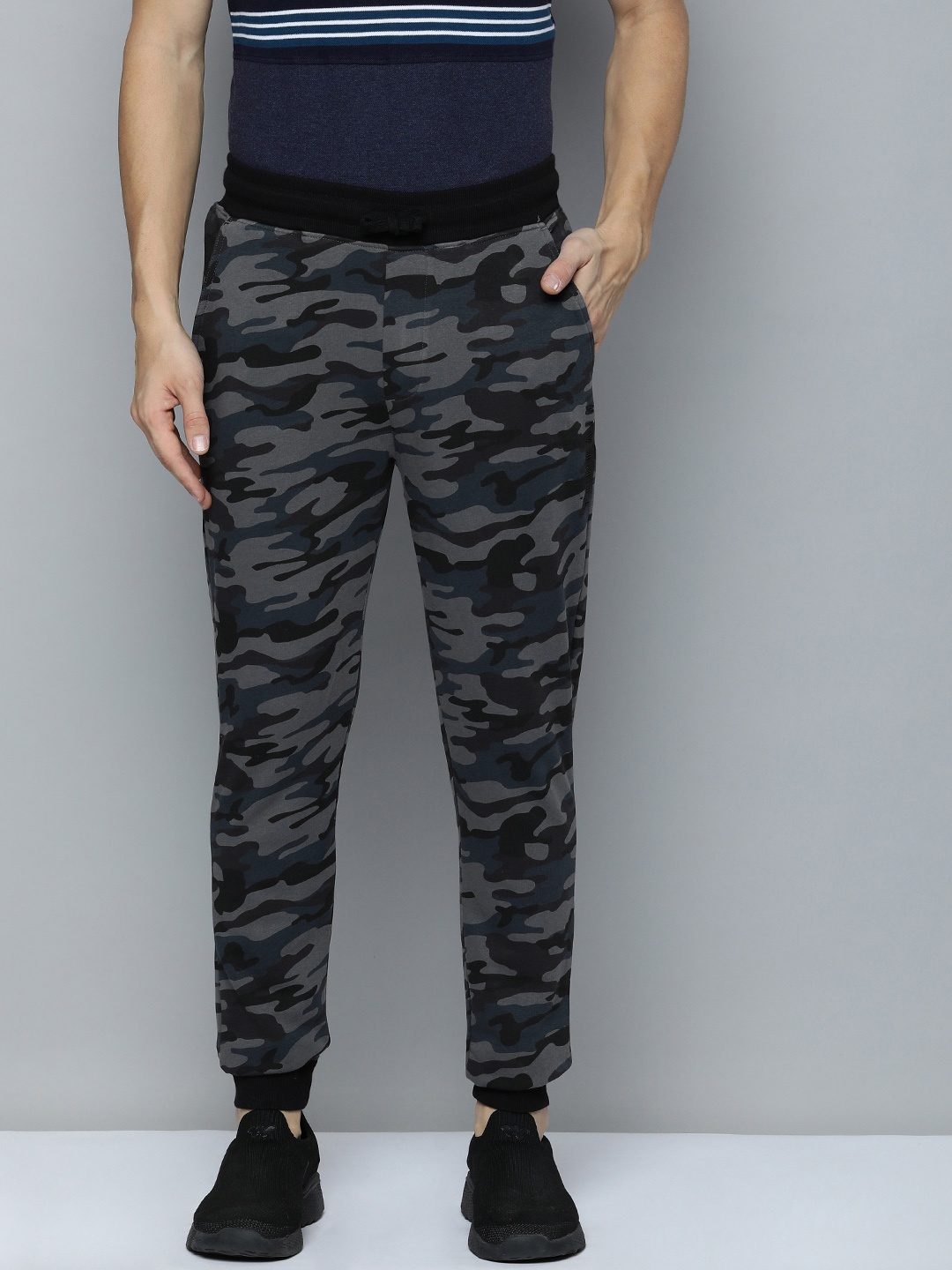 

Indian Terrain Men Camouflage Print Regular Fit Joggers, Blue