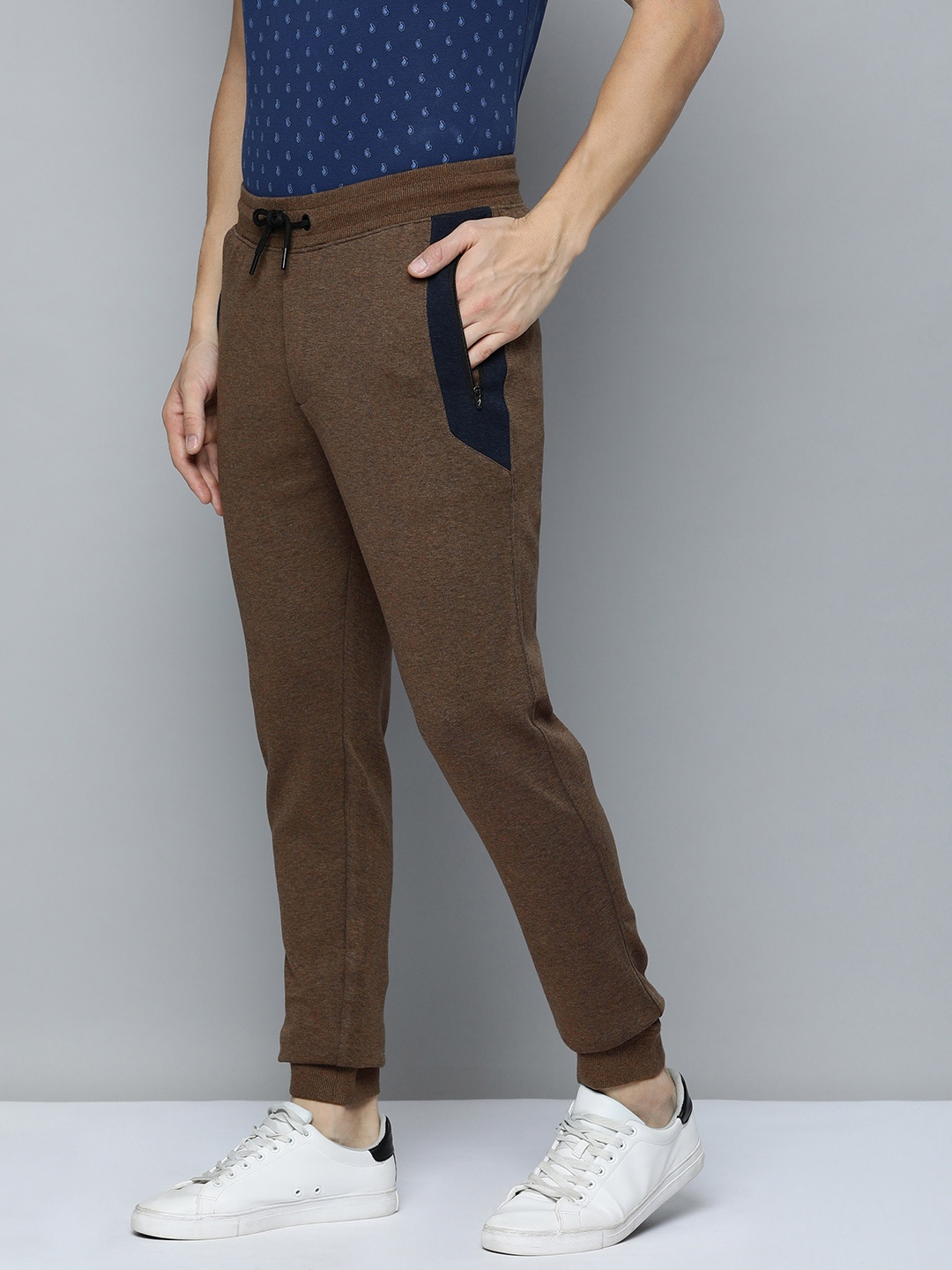 

Indian Terrain Men Slim Fit Joggers, Brown
