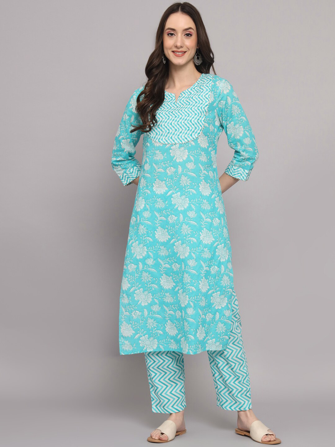 

Sutidora Floral Printed Gotta Patti Pure Cotton Kurta with Trousers, Turquoise blue