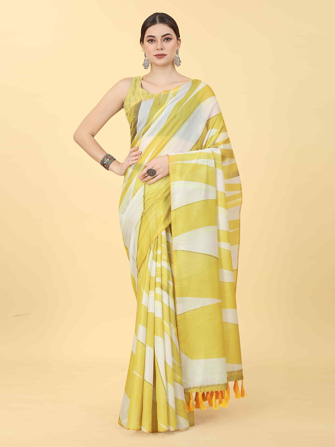 

Silk Land Geometric Printed Zari Chanderi Saree, Yellow