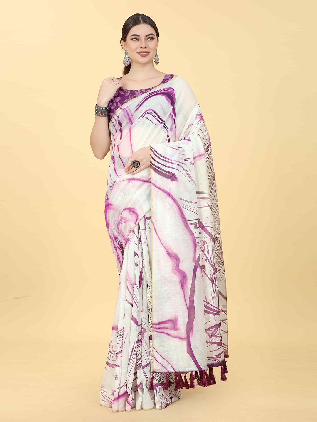

Silk Land Abstract Printed Saree, White