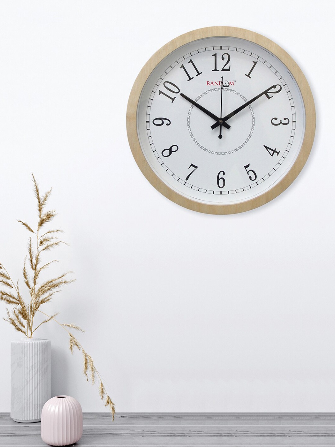 

RANDOM Beige & White Analogue Contemporary Round Wall Clock