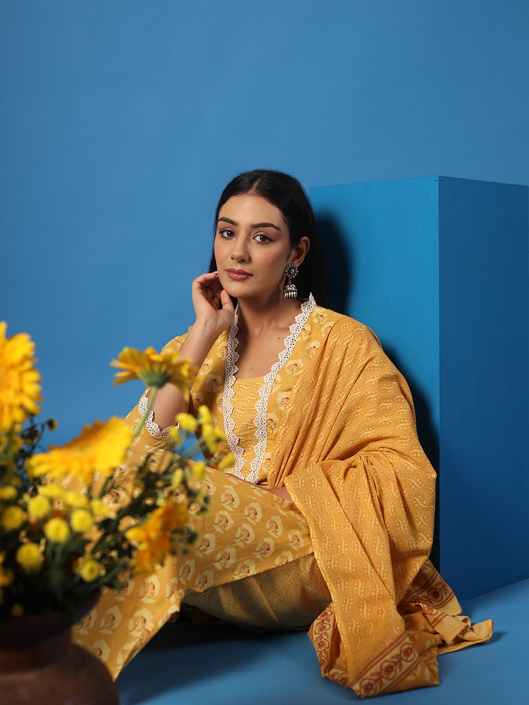 

anayna Printed Regular Pure Cotton Kurta with Trousers & With Dupatta, Yellow