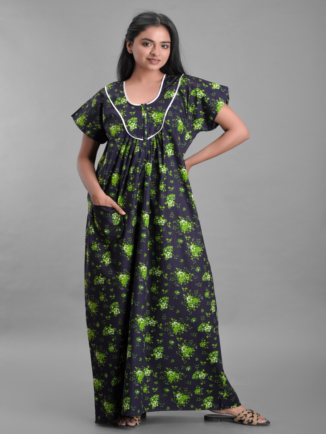 

Apratim Square Neck Floral Printed Pure Cotton Maxi Nightdress, Black