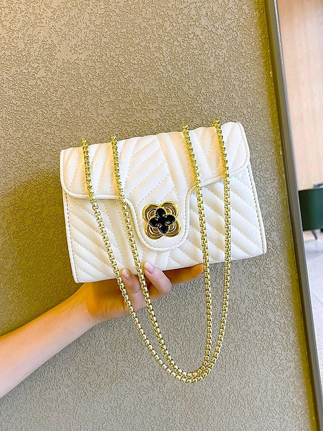 

Diva Dale PU Sling Bag With Quilted, White