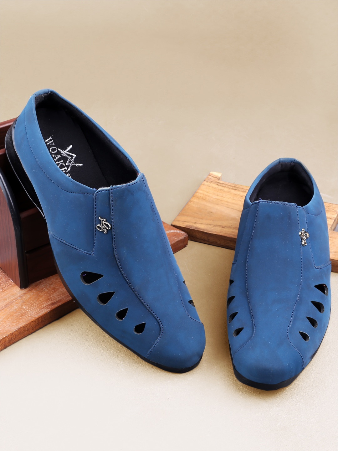 

Woakers Men Blue Angry Birds Sneakers