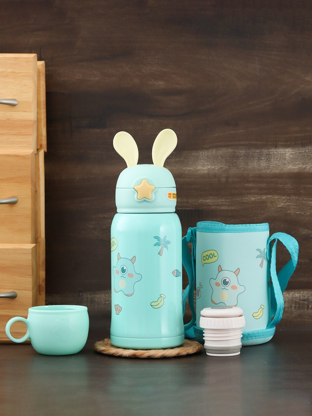 

Yellow Bee Boys Blue Printed Stainless Steel Water Bottle 500ml