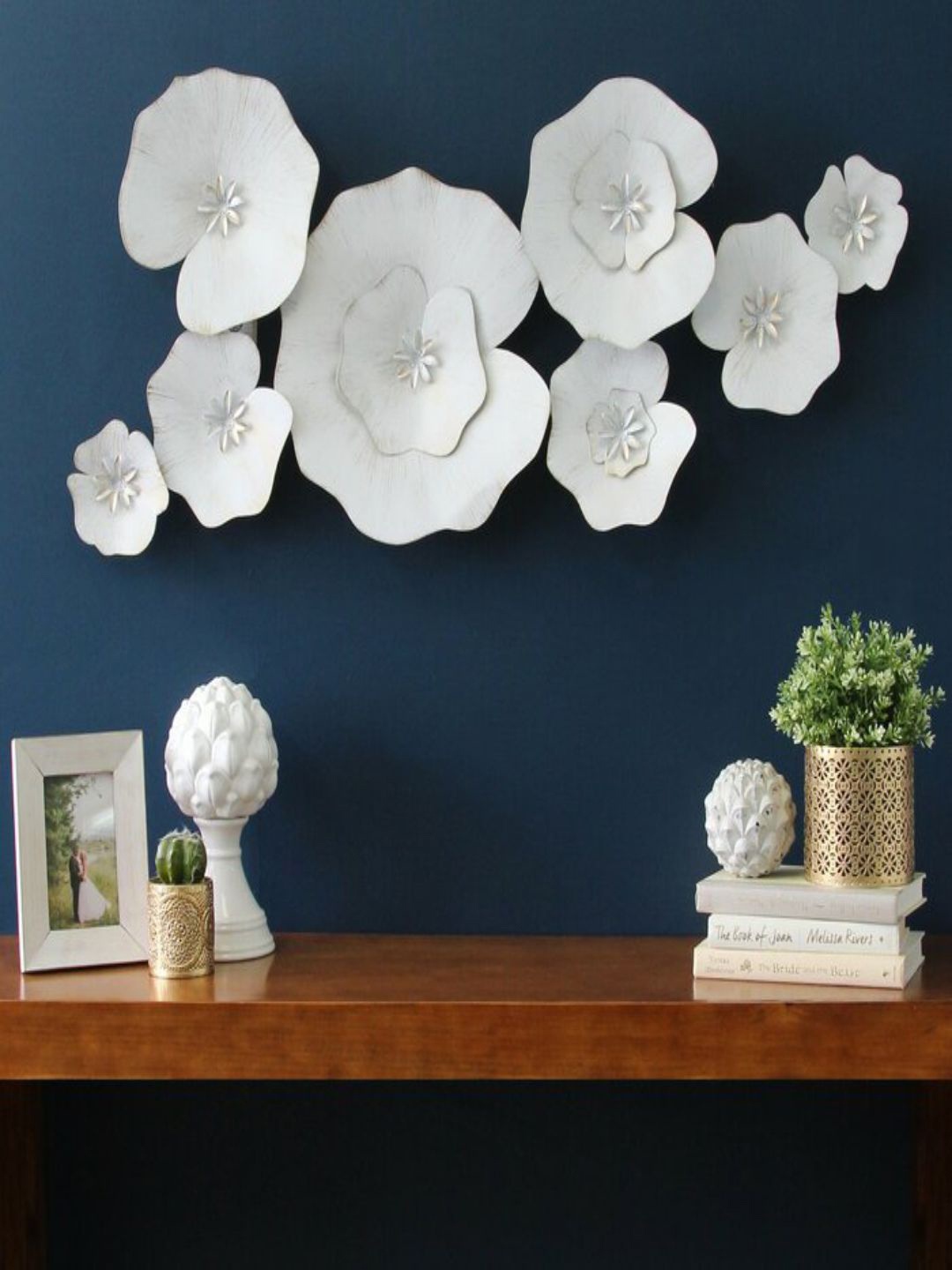 

The Art House White Floral Design Iron Wall Decor