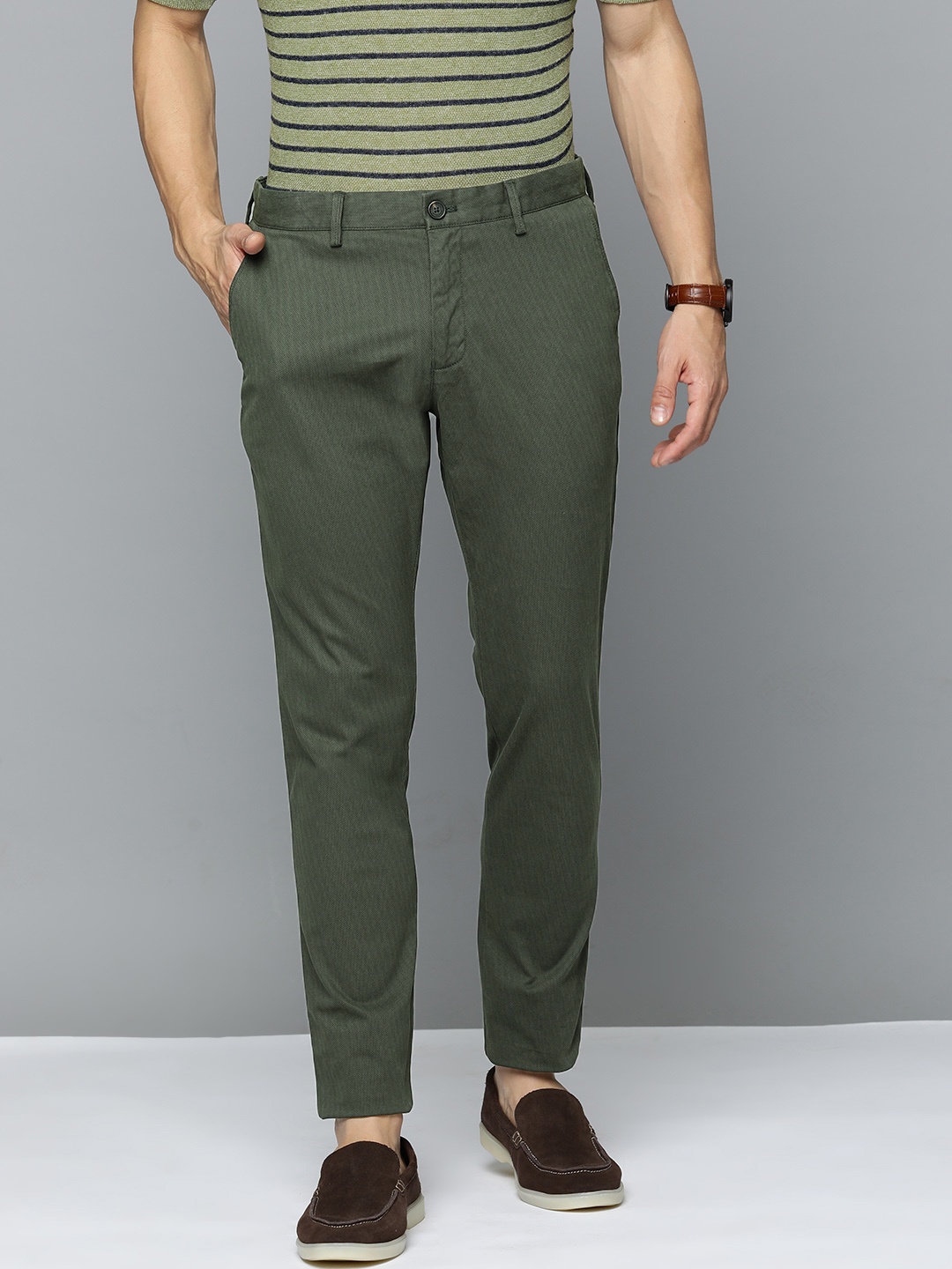 

Indian Terrain Men Brooklyn Slim Fit Trousers, Olive